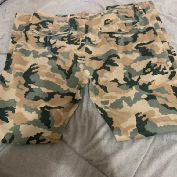 Levi Stauss Camo Pants - Picture 2 of 8